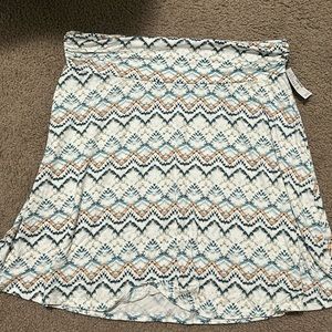 Short midi skirt